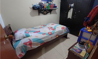 Casa de dos pisos cerca del Centro de Soledad