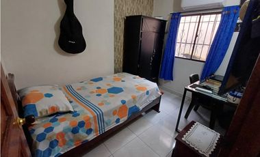 Casa de dos pisos cerca del Centro de Soledad