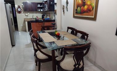 Casa de dos pisos cerca del Centro de Soledad