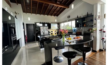 SE VENDE MAGNIFICA CASA EN YERBABUENA