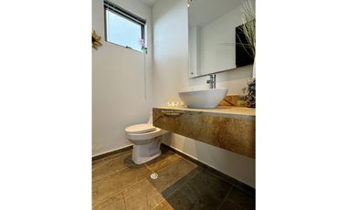 SE VENDE MAGNIFICA CASA EN YERBABUENA