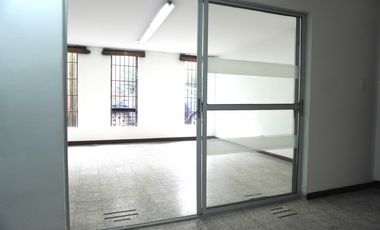 ARRIENDO CASA  COMERCIAL EN POBLADO - PATIO BONITO
