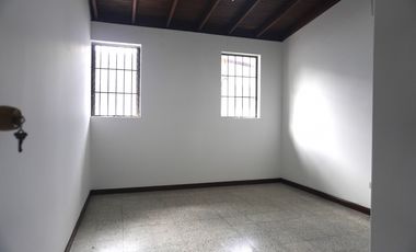 ARRIENDO CASA  COMERCIAL EN POBLADO - PATIO BONITO