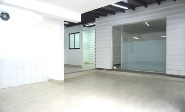 ARRIENDO CASA  COMERCIAL EN POBLADO - PATIO BONITO