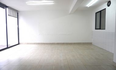ARRIENDO CASA  COMERCIAL EN POBLADO - PATIO BONITO