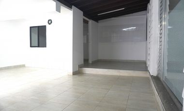 ARRIENDO CASA  COMERCIAL EN POBLADO - PATIO BONITO