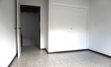 ARRIENDO CASA  COMERCIAL EN POBLADO - PATIO BONITO