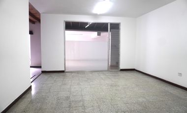 ARRIENDO CASA  COMERCIAL EN POBLADO - PATIO BONITO