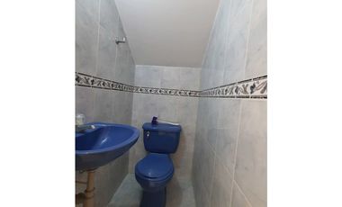 Se Vende Casa Cerca Al Centro Comercial Avenida Y Clinica