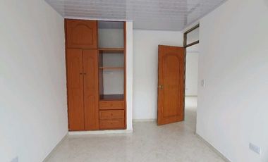 Se Vende Casa Cerca Al Centro Comercial Avenida Y Clinica