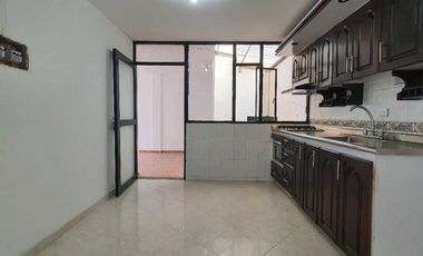 Se Vende Casa Cerca Al Centro Comercial Avenida Y Clinica