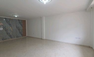 Se Vende Casa Cerca Al Centro Comercial Avenida Y Clinica
