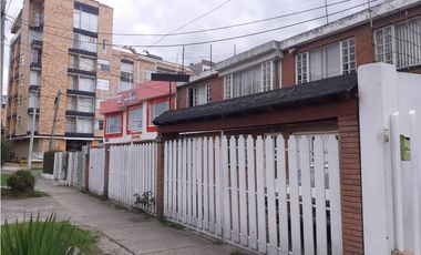 VENDO CASA LOTE PARA DESARROLLO FRENTA PARQUE 1.170M2 - EL COUNTRY