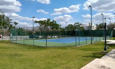 Terreno esquina en venta en privada residencial zona de Cholul