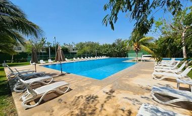 Terreno esquina en venta en privada residencial zona de Cholul