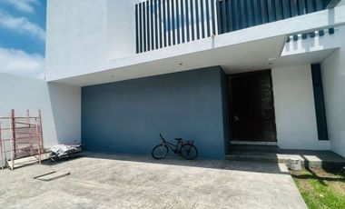 ESTRENA HERMOSA CASA EN PASEO SOLARES
