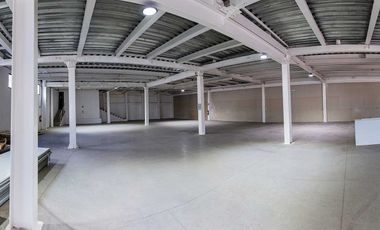 BODEGA COMERCIAL con 75kvas y a 5 min del PIQ con frente a Ctra SLP-QRO