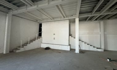 BODEGA COMERCIAL con 75kvas y a 5 min del PIQ con frente a Ctra SLP-QRO