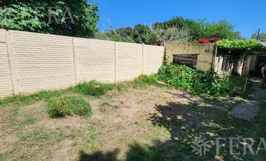 Venta de casa 4 ambientes con cochera en Wilde