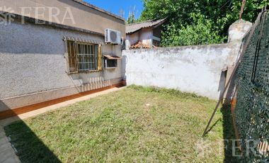 Venta de casa 4 ambientes con cochera en Wilde