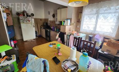 Venta de casa 4 ambientes con cochera en Wilde