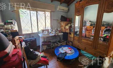 Venta de casa 4 ambientes con cochera en Wilde