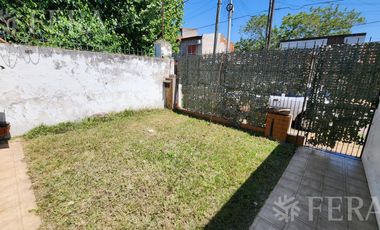 Venta de casa 4 ambientes con cochera en Wilde