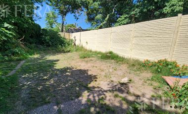 Venta de casa 4 ambientes con cochera en Wilde
