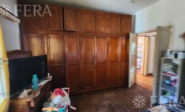 Venta de casa 4 ambientes con cochera en Wilde
