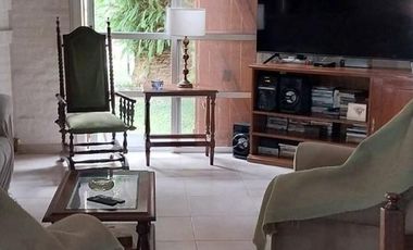 Casa en venta - 3 Dormitorios 2 Baños - Cochera - 800Mts2 - Tristán Suárez
