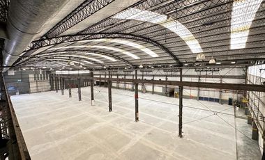 Galpón - Depósito de 4000 m2. en  Parque Patricios - ALQUILER