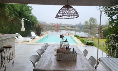 Venta| Casa al agua de 4 ambientes en Barrio San Marcos | Villanueva