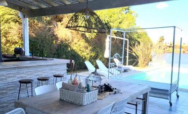 Venta| Casa al agua de 4 ambientes en Barrio San Marcos | Villanueva