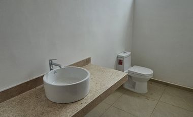 VENTA DE CASA EQUIPADA AL NORTE DE MÉRIDA, PARQUE NATURA ENTREGA INMEDIATA