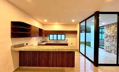 VENTA DE CASA EQUIPADA AL NORTE DE MÉRIDA, PARQUE NATURA ENTREGA INMEDIATA