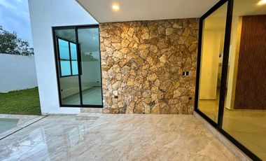 CASA EN VENTA AL NORTE DE MÉRIDA, PARQUE NATURA ENTREGA INMEDIATA