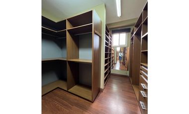 VENTA CASA 2 PISOS EN LOMA ALEGRE ALTOS DEL GOLF