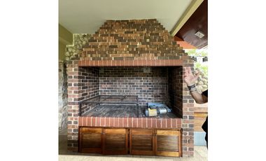 VENTA CASA 2 PISOS EN LOMA ALEGRE ALTOS DEL GOLF