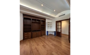 VENTA CASA 2 PISOS EN LOMA ALEGRE ALTOS DEL GOLF