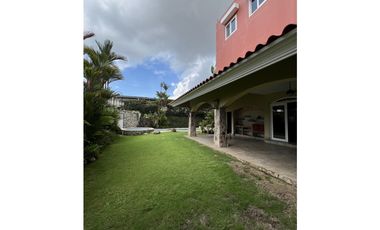 VENTA CASA 2 PISOS EN LOMA ALEGRE ALTOS DEL GOLF