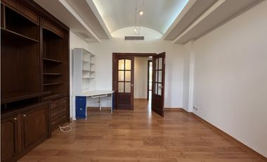 VENTA CASA 2 PISOS EN LOMA ALEGRE ALTOS DEL GOLF