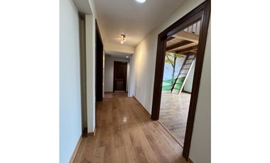 VENTA CASA 2 PISOS EN LOMA ALEGRE ALTOS DEL GOLF