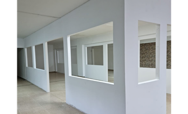 OFICINAS / AVENIDA PERÚ / PLANTA ALTA / 340 M2 / CON DIVISIONES