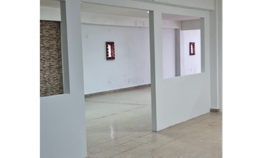 OFICINAS / AVENIDA PERÚ / PLANTA ALTA / 340 M2 / CON DIVISIONES