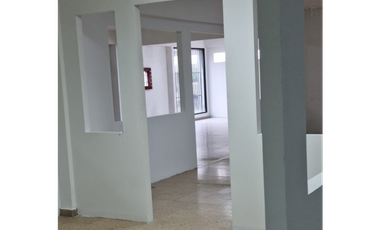 OFICINAS / AVENIDA PERÚ / PLANTA ALTA / 340 M2 / CON DIVISIONES