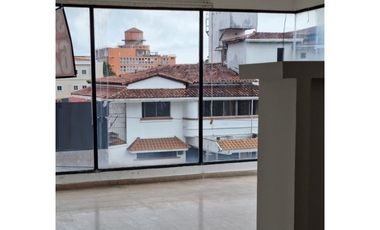 OFICINAS / AVENIDA PERÚ / PLANTA ALTA / 340 M2 / CON DIVISIONES