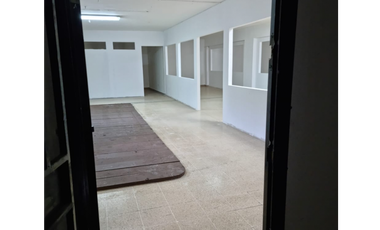 OFICINAS / AVENIDA PERÚ / PLANTA ALTA / 340 M2 / CON DIVISIONES