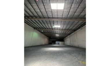 ALQUILER DE GALERAS ENTRADA COSTA DEL ESTE PARQUE INDUSTRIAL.