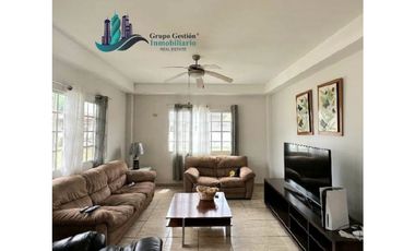 VENTA DE CASA EN URBANIZACIÓN LA PERLA