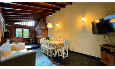 Chalet de estilo ingles. Zona Güemes residencial.